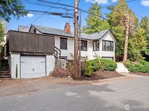 9701 Roosevelt Way NE, Seattle WA 98115