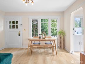 9701 Roosevelt Way NE, Seattle WA 98115