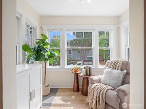 9701 Roosevelt Way NE, Seattle WA 98115