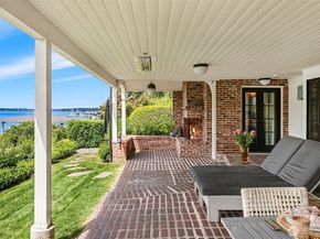 11 Enatai Drive, Bellevue WA 98004