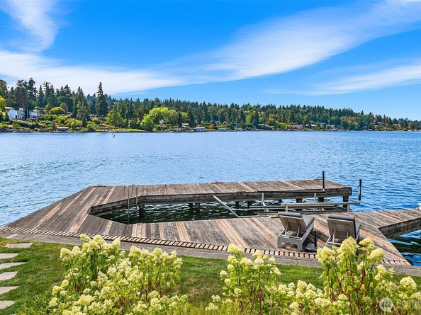 11 Enatai Drive, Bellevue WA 98004