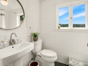11 Enatai Drive, Bellevue WA 98004
