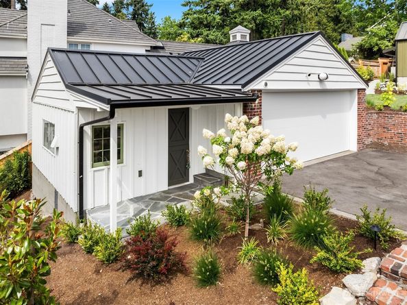 11 Enatai Drive, Bellevue WA 98004