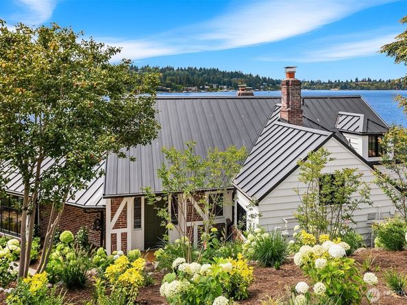 11 Enatai Drive, Bellevue WA 98004