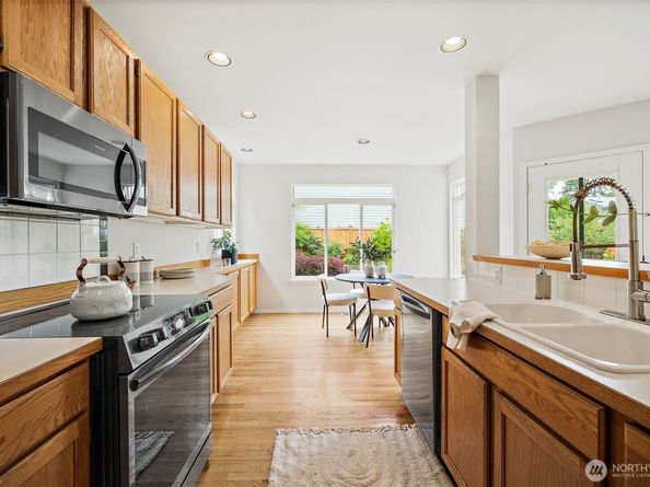 18353 160th Place SE, Renton WA 98058