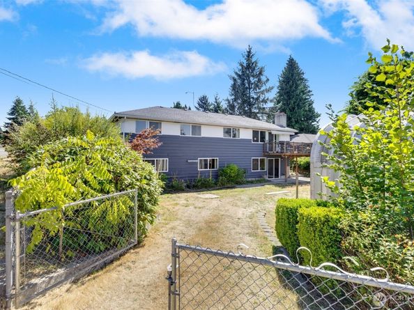 25405 116th Avenue SE, Kent WA 98030
