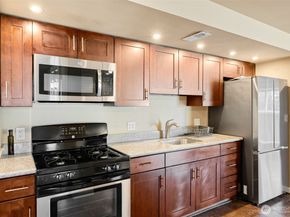 21845 15th Avenue S, Des Moines WA 98198