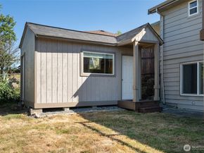 21845 15th Avenue S, Des Moines WA 98198