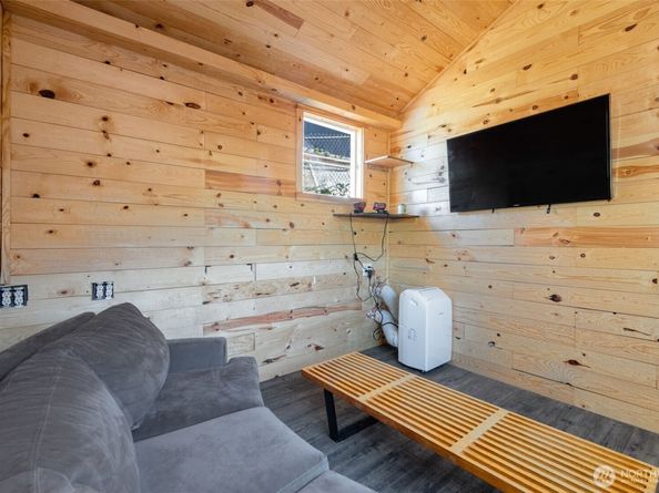 21845 15th Avenue S, Des Moines WA 98198