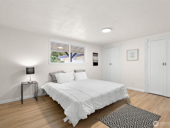 24515 Madura Drive NE, Kingston WA 98346