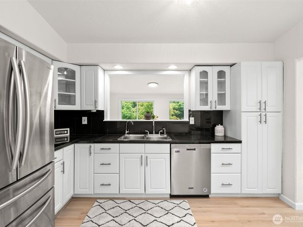 24515 Madura Drive NE, Kingston WA 98346