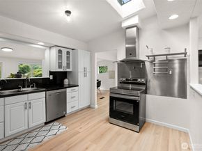 24515 Madura Drive NE, Kingston WA 98346