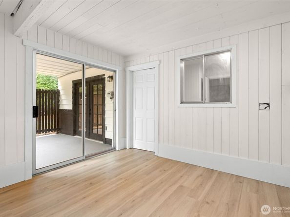 24515 Madura Drive NE, Kingston WA 98346