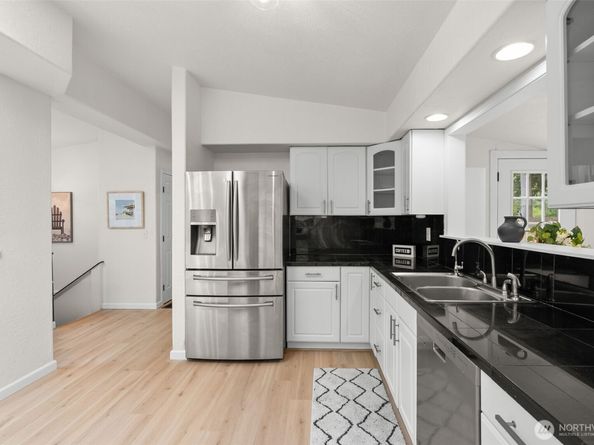 24515 Madura Drive NE, Kingston WA 98346