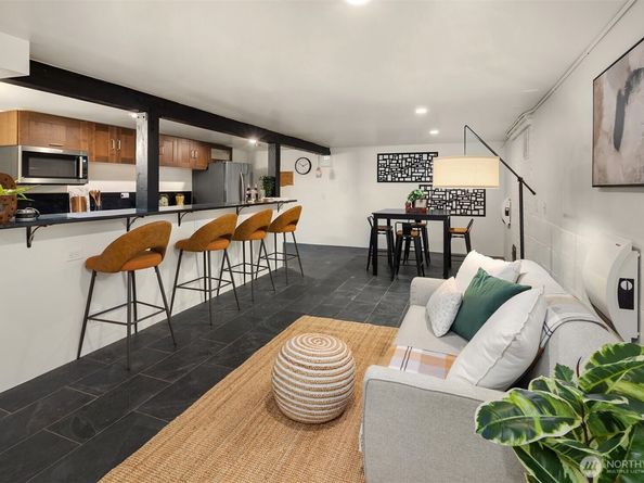 6833 47th Avenue NE, Seattle WA 98115