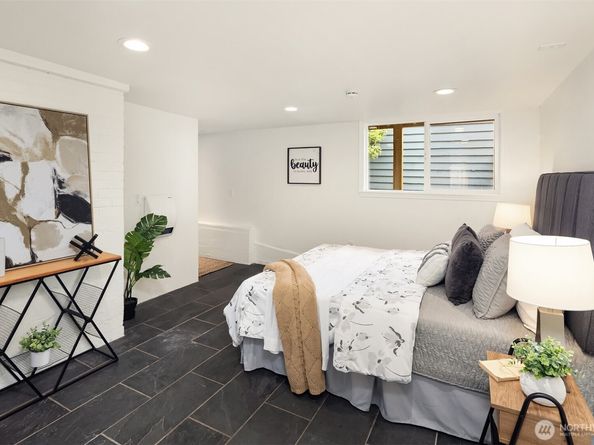 6833 47th Avenue NE, Seattle WA 98115