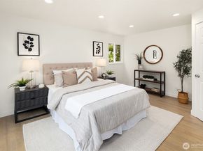 6833 47th Avenue NE, Seattle WA 98115