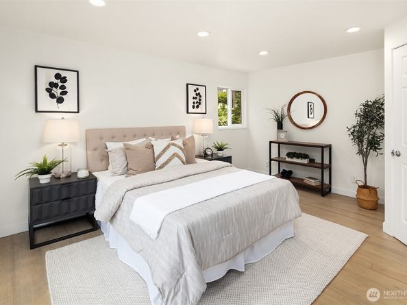 6833 47th Avenue NE, Seattle WA 98115