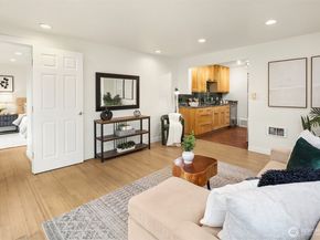 6833 47th Avenue NE, Seattle WA 98115