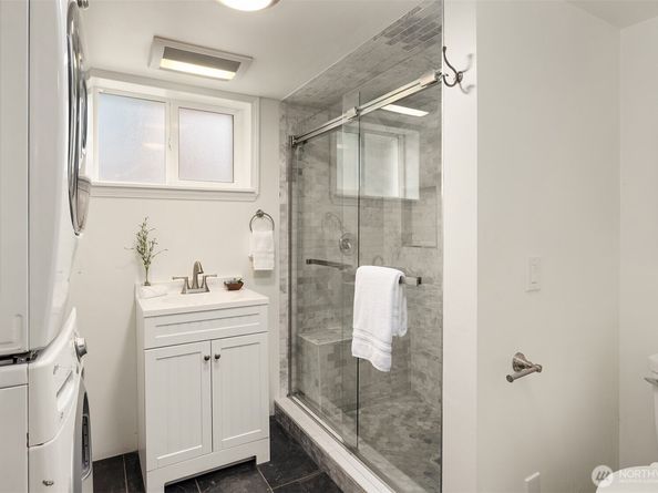 6833 47th Avenue NE, Seattle WA 98115