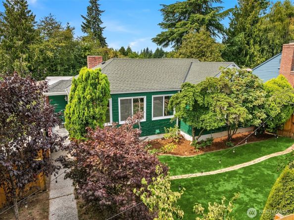 6833 47th Avenue NE, Seattle WA 98115