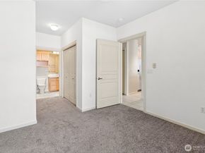 109 2nd Street S 423, Kirkland WA 98033