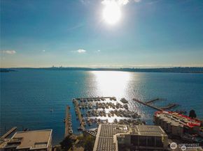 109 2nd Street S 423, Kirkland WA 98033