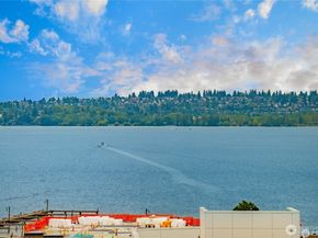 109 2nd Street S 423, Kirkland WA 98033