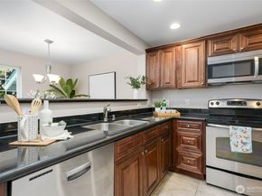 1628 118th Avenue SE F316, Bellevue WA 98005