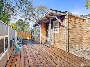 2311 N 88th St, Seattle WA 98103