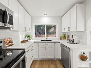 2311 N 88th St, Seattle WA 98103