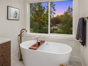 13662 NE 101st Street, Kirkland WA 98033