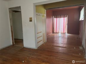 16919 12th Place NE, Shoreline WA 98511