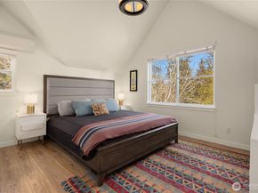 737 Madison Avenue N 30, Bainbridge Island WA 98110