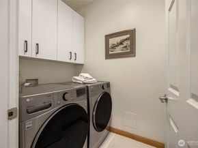 737 Madison Avenue N 30, Bainbridge Island WA 98110