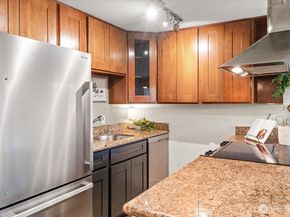 1717 5th Avenue N 103, Seattle WA 98109