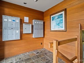 1717 5th Avenue N 103, Seattle WA 98109