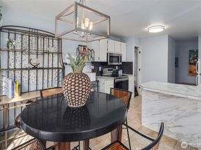 11419 99th Place NE 102, Kirkland WA 98033