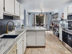 11419 99th Place NE 102, Kirkland WA 98033