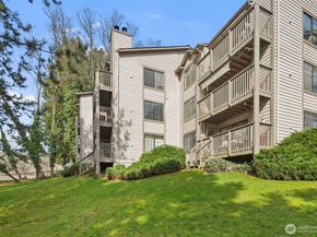 11419 99th Place NE 102, Kirkland WA 98033