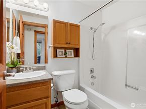 8713 NE 144th Street, Kirkland WA 98034