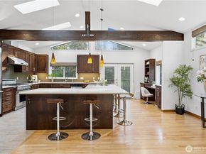 8713 NE 144th Street, Kirkland WA 98034