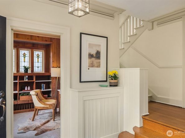 1208 E Newton Street, Seattle WA 98102