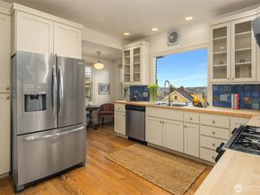 1208 E Newton Street, Seattle WA 98102