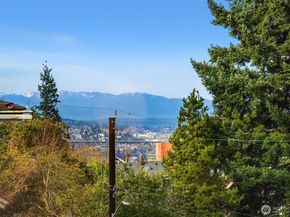 1208 E Newton Street, Seattle WA 98102