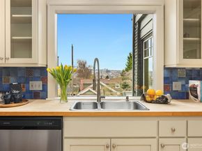 1208 E Newton Street, Seattle WA 98102