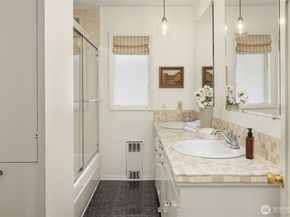 1208 E Newton Street, Seattle WA 98102