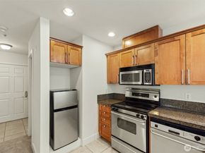 123 Queen Anne Avenue N 305, Seattle WA 98109