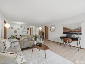 3207 Colby Avenue 104, Everett WA 98201