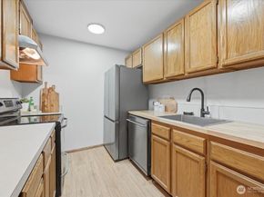 3207 Colby Avenue 104, Everett WA 98201